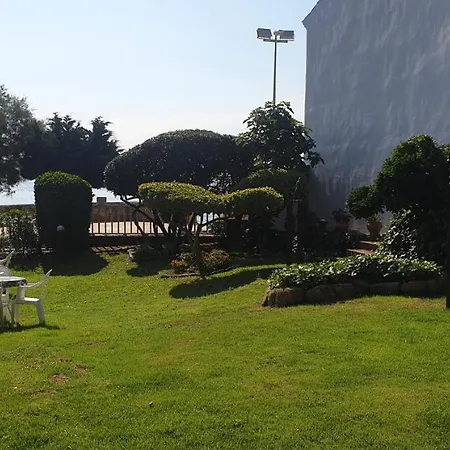 Con Jardin A 11 Metros De La Playa. B1.