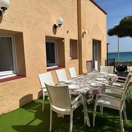 Con Jardin A 11 Metros De La Playa. B1. Apartment Palamos